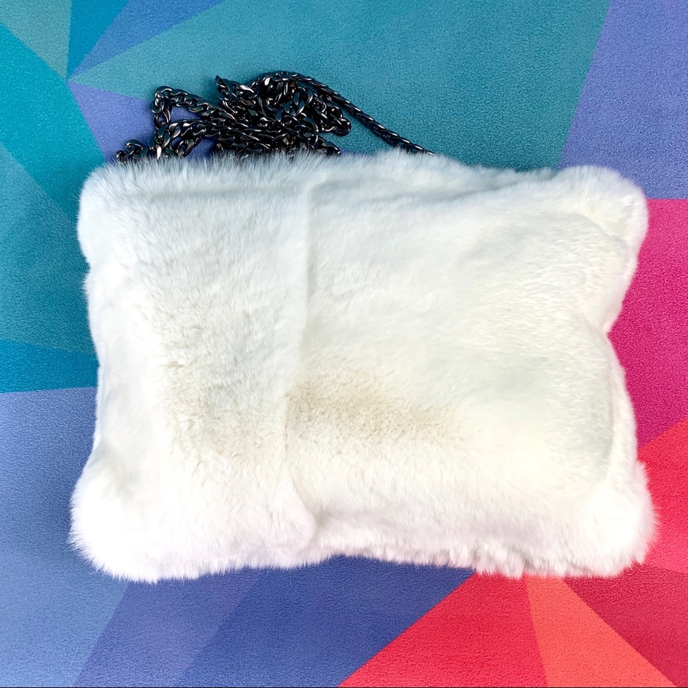 Panda bear face fur convertible crossbody purse - Picture 2 of 8